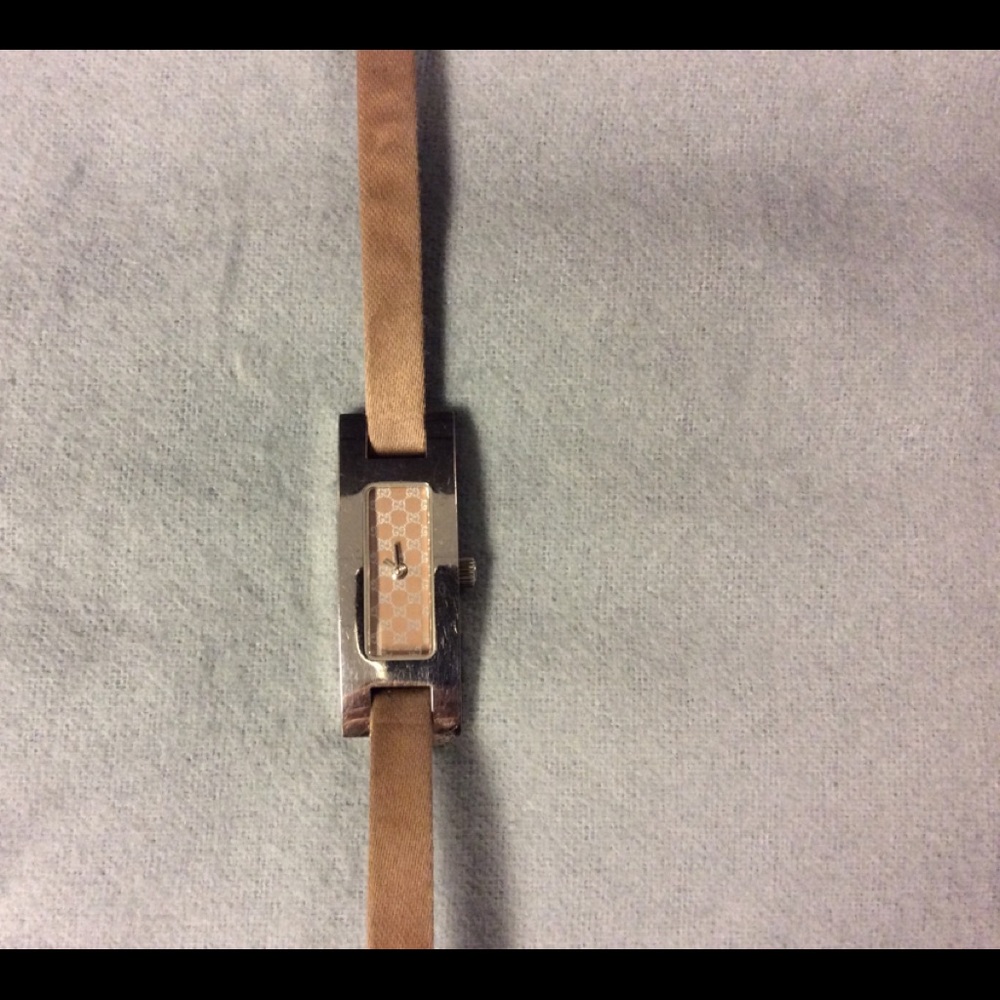 Gucci Watch 3900L Series